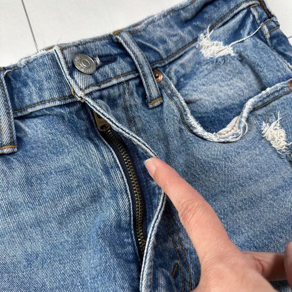 Abercrombie & Fitch Shorts Womens 26 Blue Mom High Rise Distressed Denim Cut Off - Picture 6 of 11